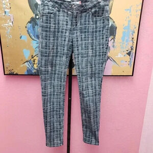 CAbi #3049 Grid Curvy Skinny Jeans Size 8